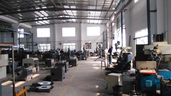 二次加工設（shè）備生產車間NO3(凱恩利機床）