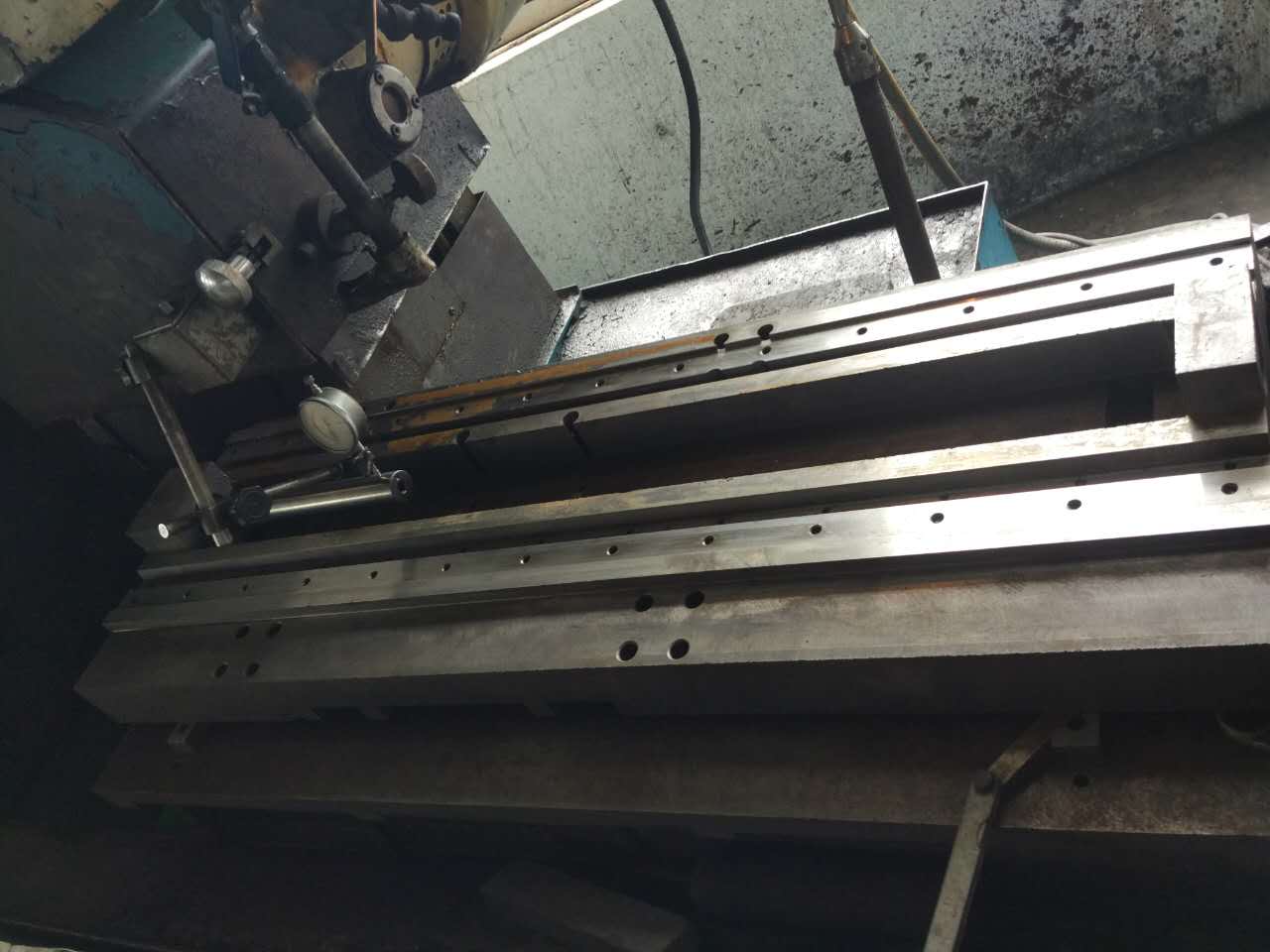 拖板測（cè）試中（凱恩利技術員作業中）