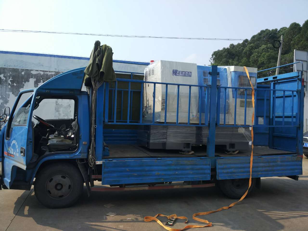 凱恩利裝車完畢，準備出發