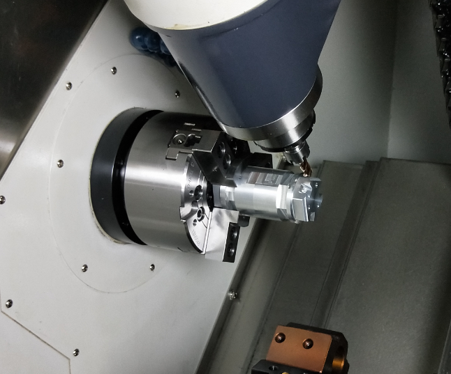 可以轉向變角度的動力頭