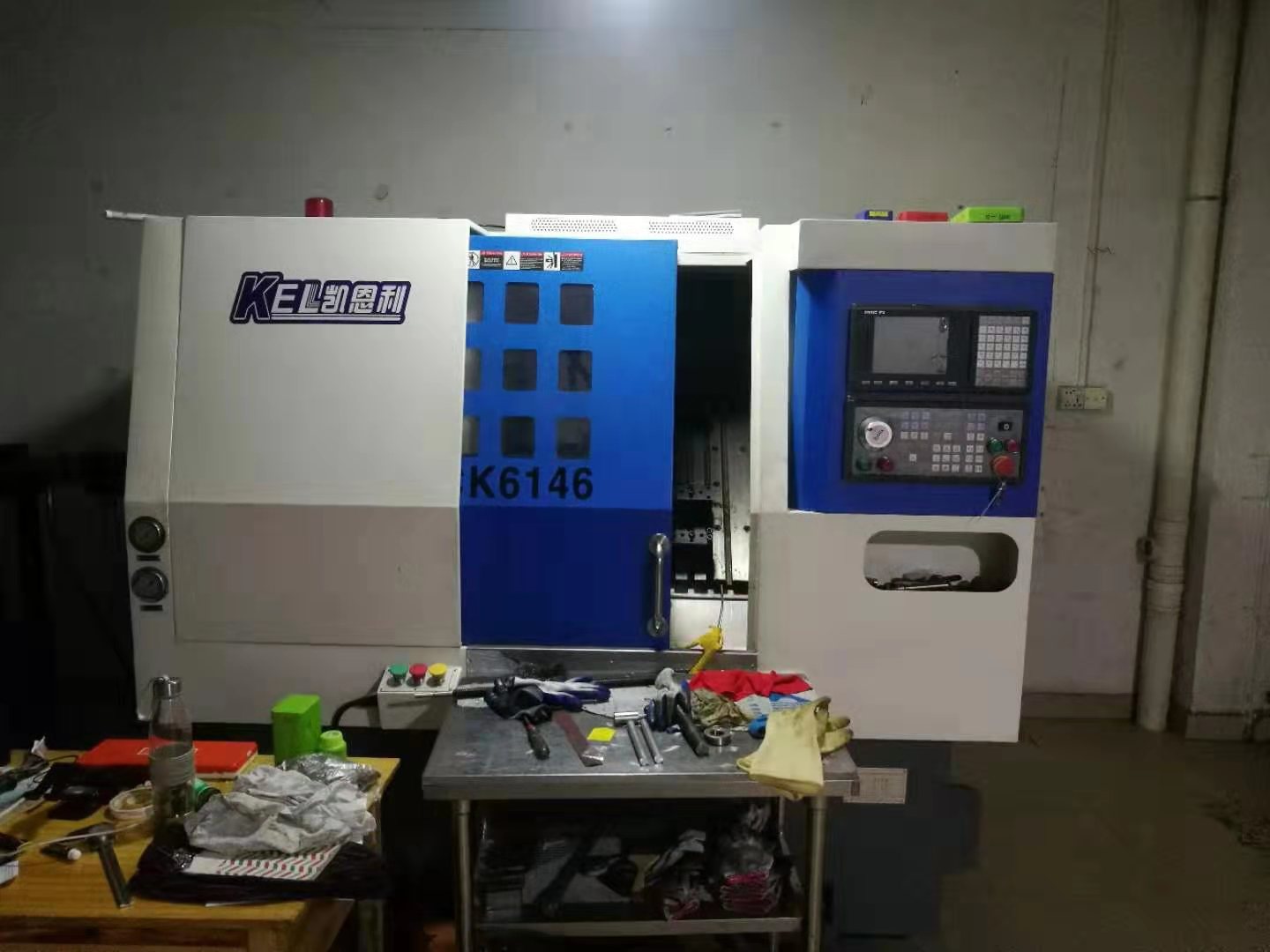  袁星星（師傅）使用凱恩利數控車床的場景情（qíng）況