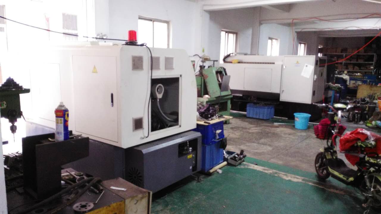 凱恩利數控車床使（shǐ）用中